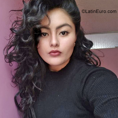 Date this athletic Ecuador girl Elizabeth from Quito EC726