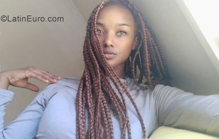 Date this hot Costa Rica girl April from Alajuela CR445