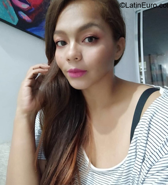 Date this young Colombia girl Andrea from Cali CO29614