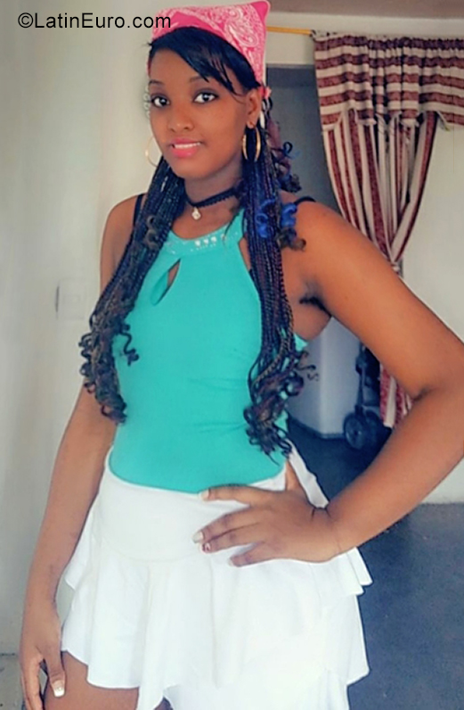 Date this hot Colombia girl Thefany from Palmira CO29764