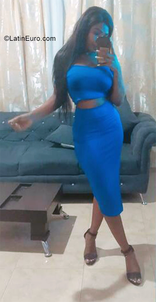 Date this lovely Colombia girl Fabiana from Cali CO29781