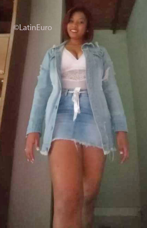 Date this good-looking Colombia girl Mary from Medellin CO29866