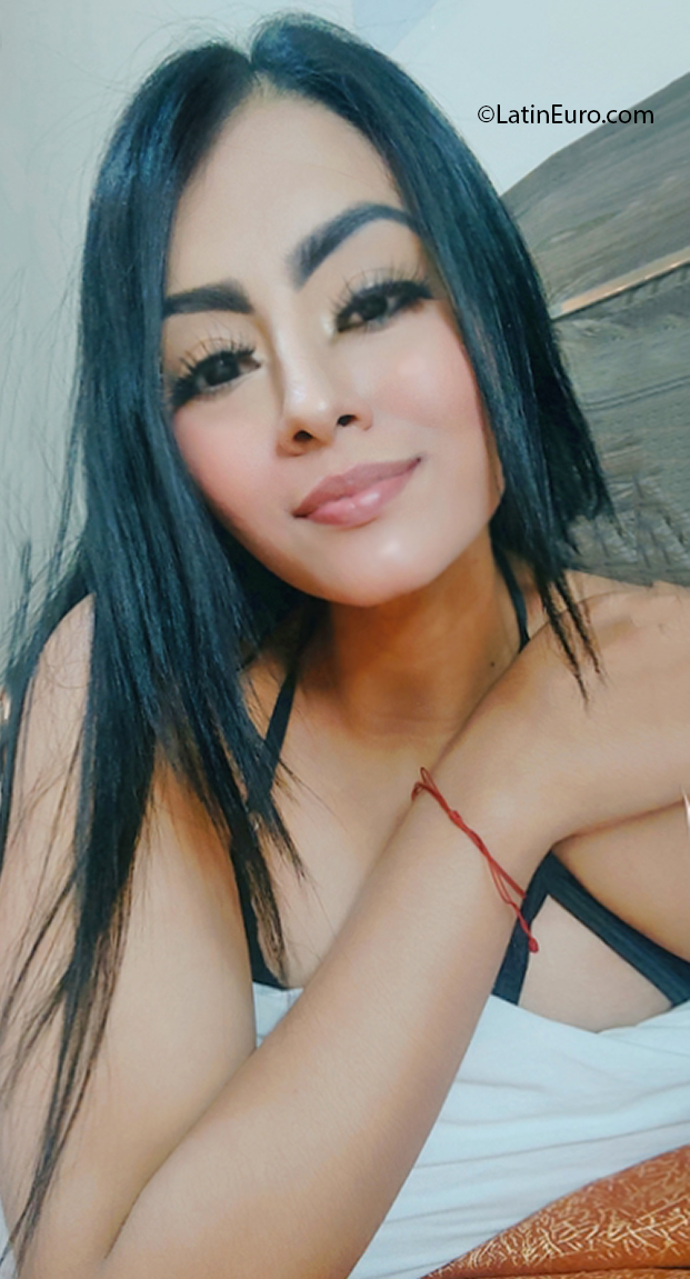 Date this attractive Peru girl Fabiana from Arequipa PE1837