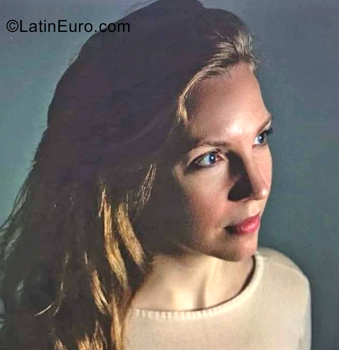 Date this beautiful Argentina girl Katarina from Buenos Aires AR721