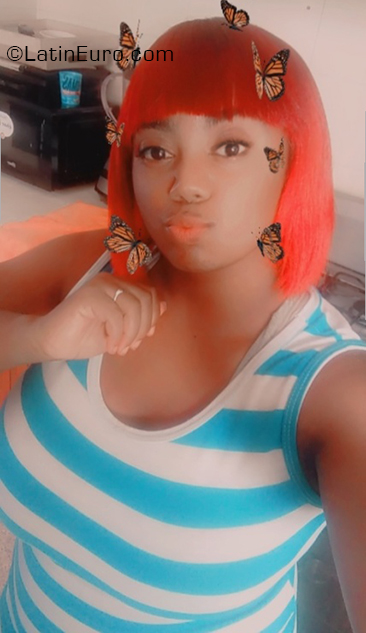 Date this happy Dominican Republic girl Maria from La Vega DO39658