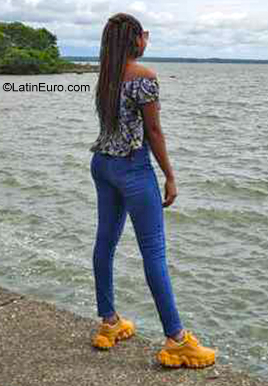 Date this hot Colombia girl Mar from Cali CO30841