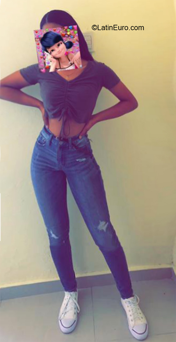 Date this happy Dominican Republic girl CAROL from Barahona DO39697