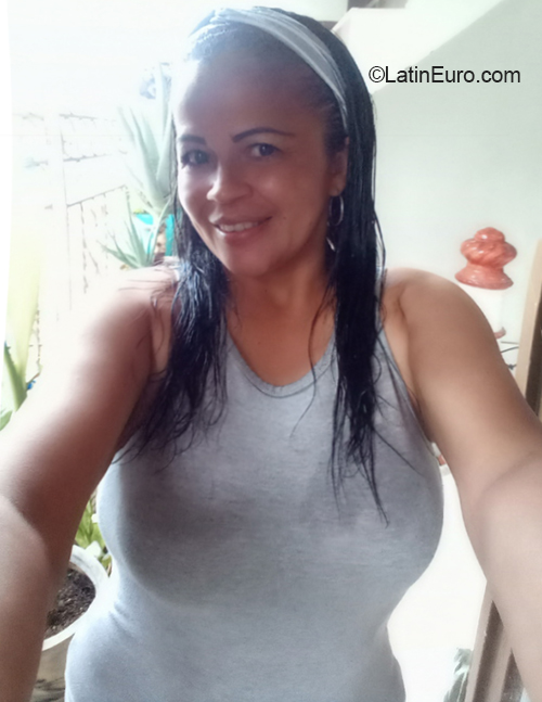 Date this delightful Colombia girl Tica from Cali CO30017