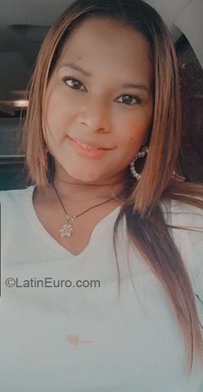 Date this stunning Colombia girl Kelly from Cartagena CO30030