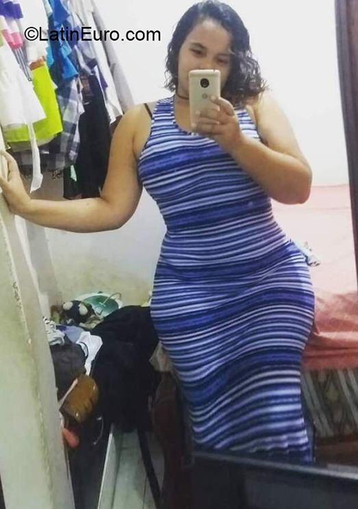 Date this foxy Colombia girl Janni from Santa Marta CO30054