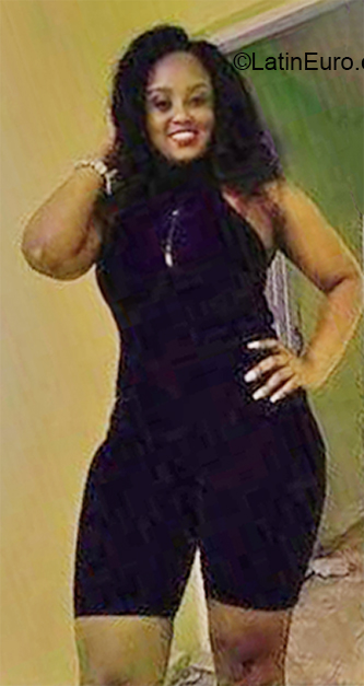 Date this hard body Dominican Republic girl Karen from San Pedro De Macoris DO39735