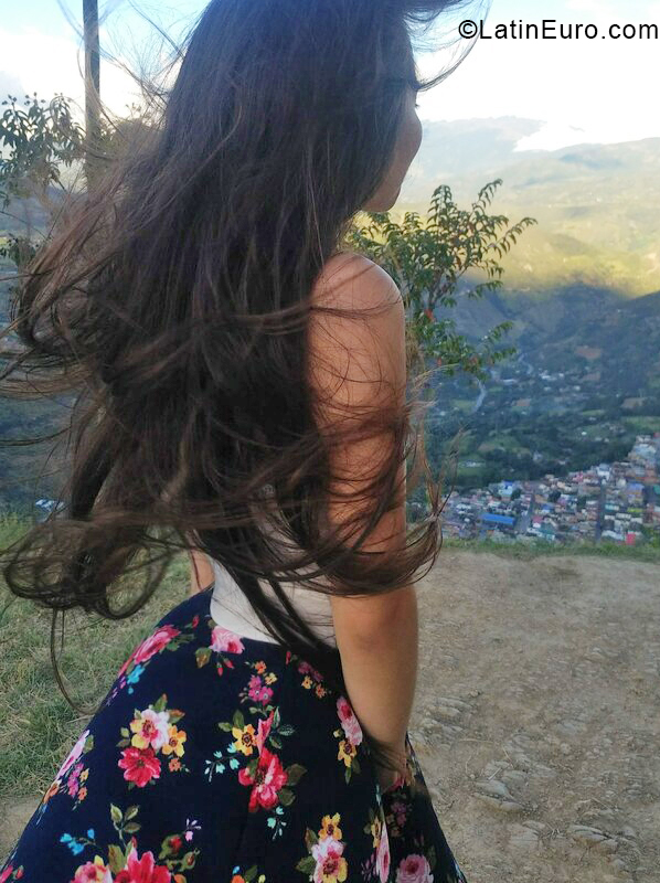 Date this hard body Colombia girl Melanie Maria from Cali CO30111