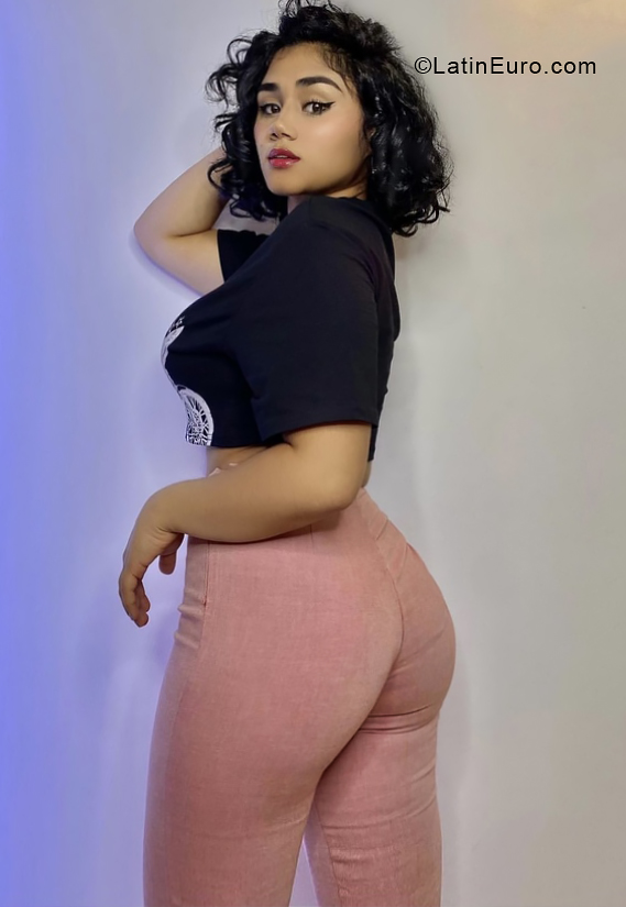 Date this sensual Russia girl B from Madrid VE3926