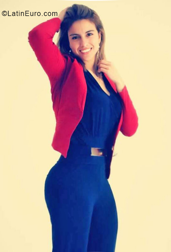Date this exotic Colombia girl Luz Elena from Bogota CO30146
