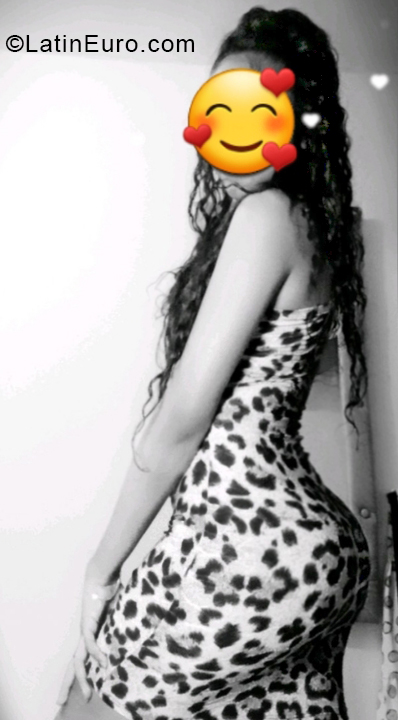 Date this sensual Colombia girl Dariana from Cali CO30195