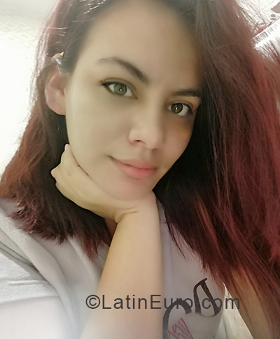 Date this good-looking Colombia girl Ruth Esther from Bogota CO30217