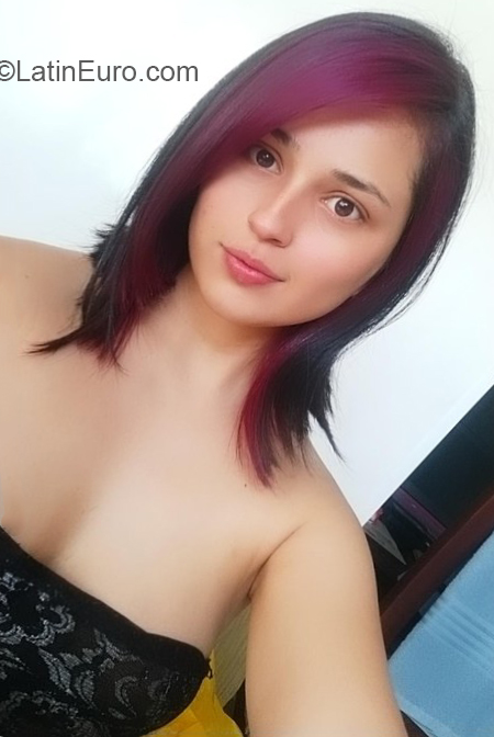 Date this nice looking Colombia girl Katherine from Barrancabermeja CO30244