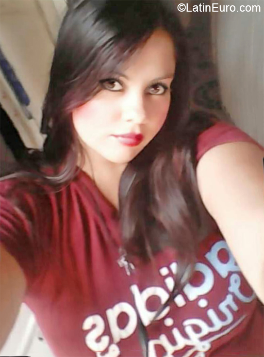 Date this attractive Colombia girl Heidy from Cartagena CO30319