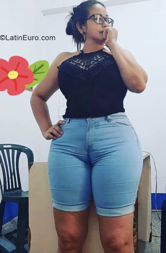 Date this nice looking Colombia girl Marianny from Maracaibo CO30335