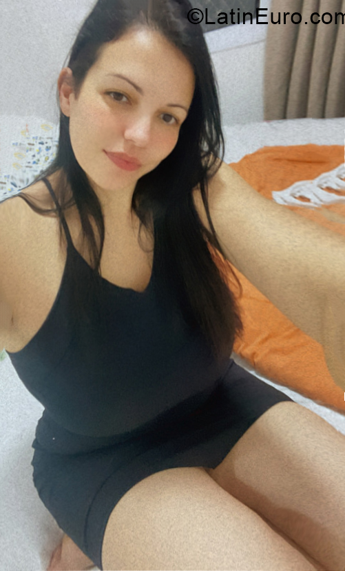 Date this sultry Brazil girl Mia from Sao Paulo BR11389