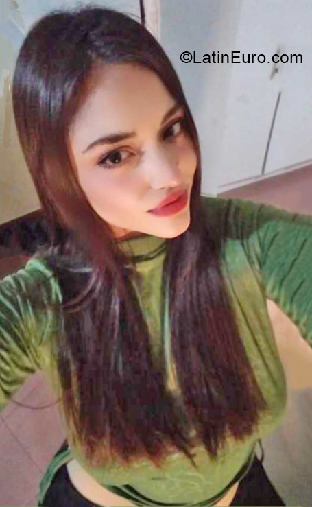 Date this hard body Argentina girl Yanina from La Rioja AR860