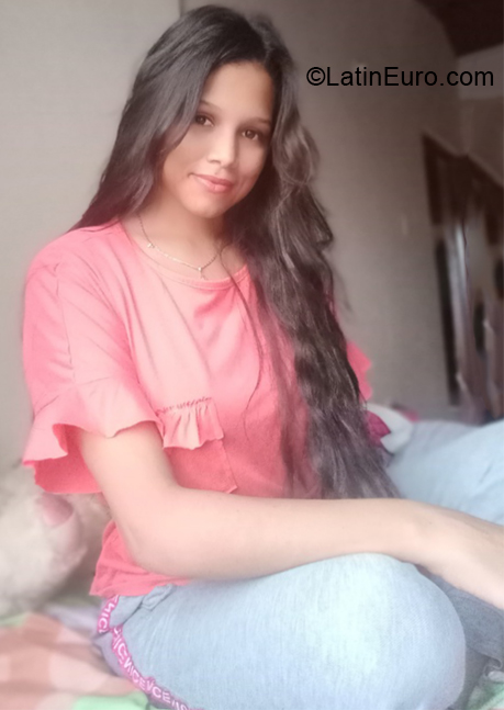 Date this delightful Colombia girl Dallana pereira from Santa Marta CO30398