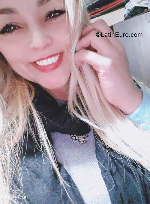 Date this passionate Argentina girl Aldana from Buenos Aires AR769