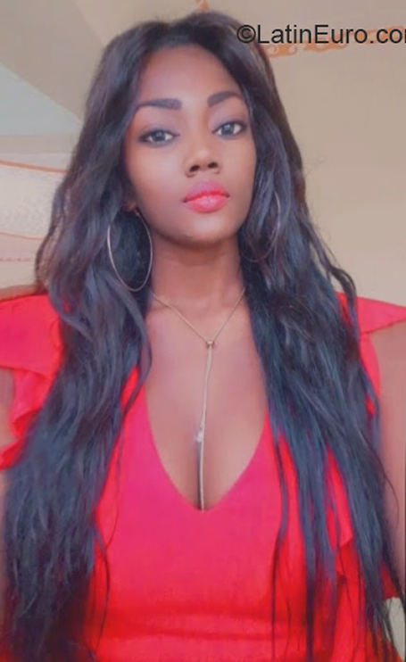 Date this sultry Dominican Republic girl Yasauri from La Romana DO39984