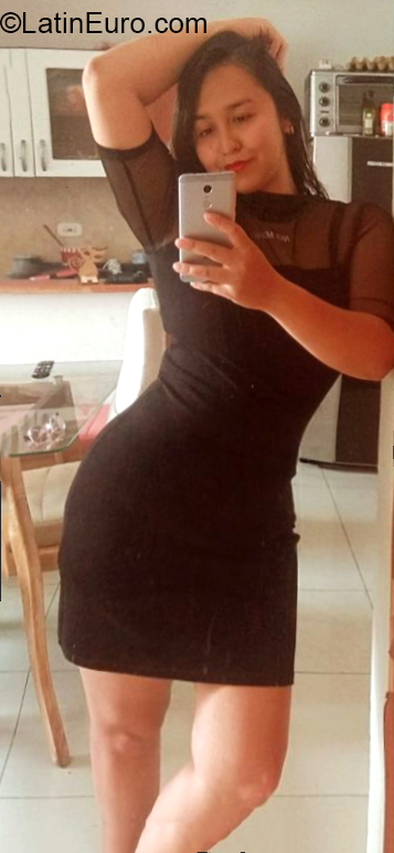 Date this hot Colombia girl Nina from Medellin CO30534