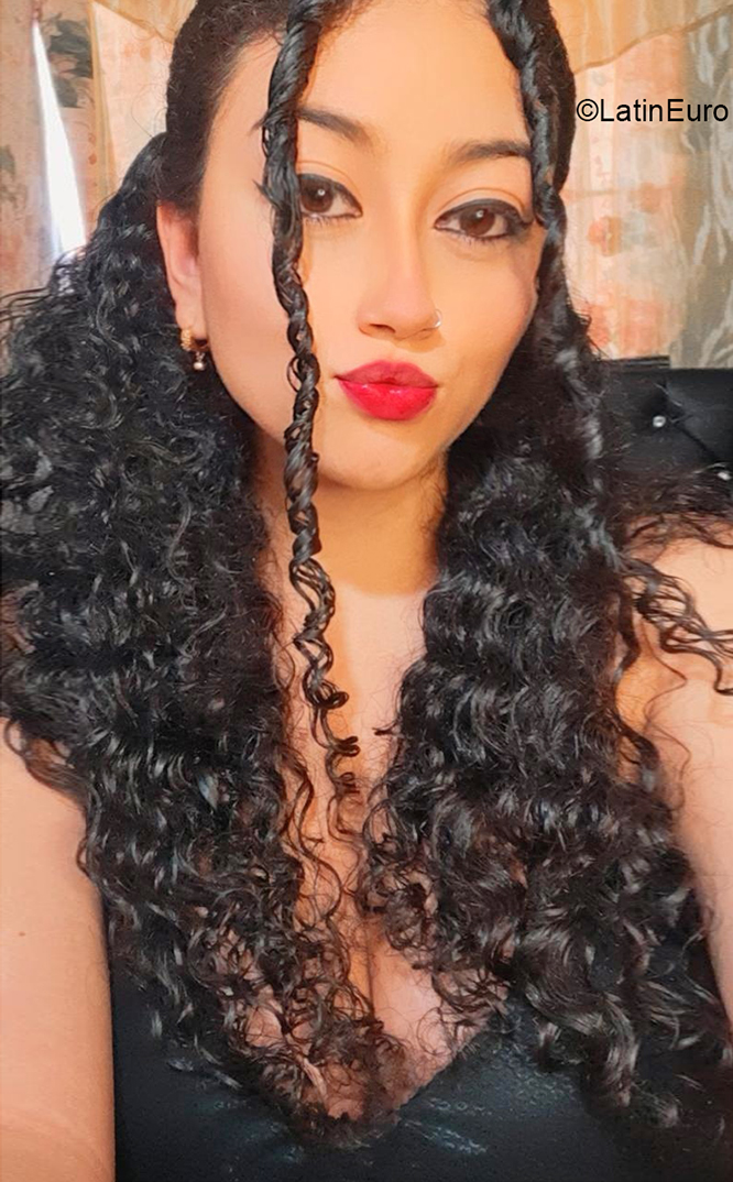 Date this passionate Colombia girl Fernanda from Cali CO30564