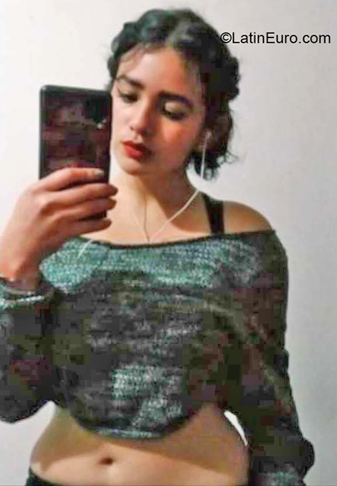 Date this young Colombia girl Samanta from Bogota CO30570