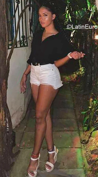 Date this attractive Colombia girl Gabriela from Cali CO31369