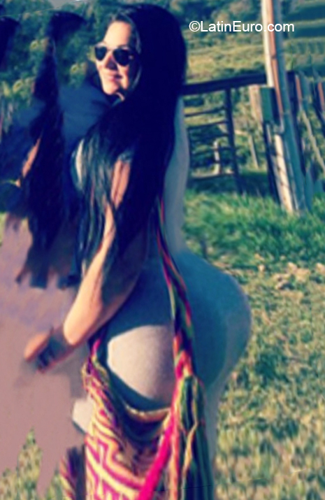 Date this georgeous Colombia girl Andrea from Neiva CO30632