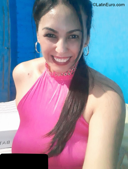 Date this cute Argentina girl Vanina from Buenos Aires AR788