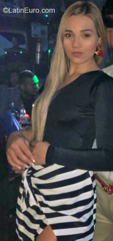 Date this cute Colombia girl Laura from Medellín CO30655