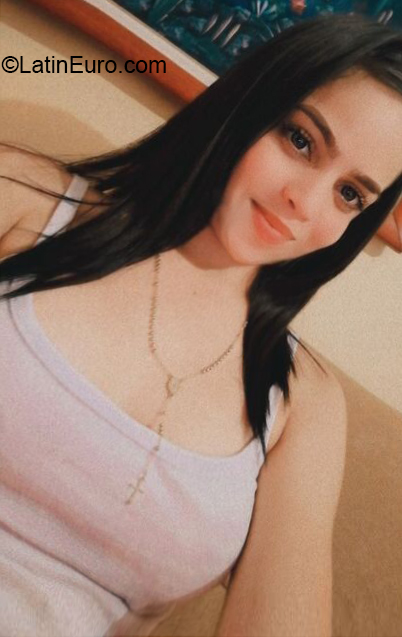 Date this sensual Venezuela girl Danna from Venezuela VE4016