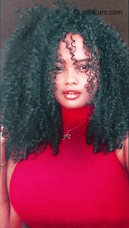 Date this exotic Brazil girl Andressa from Goiania BR11426