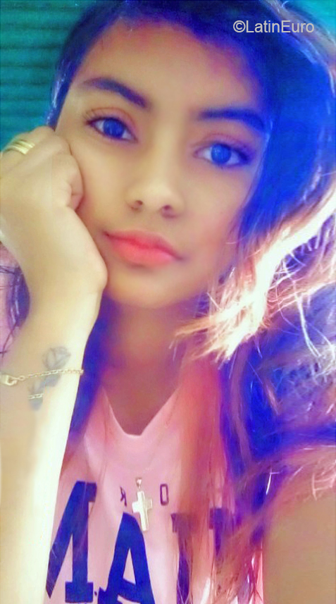 Date this tall Venezuela girl Alejandra from Valencia VE4025