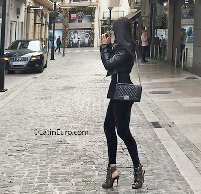 Date this beautiful Spain girl Mari from Valencia ES646