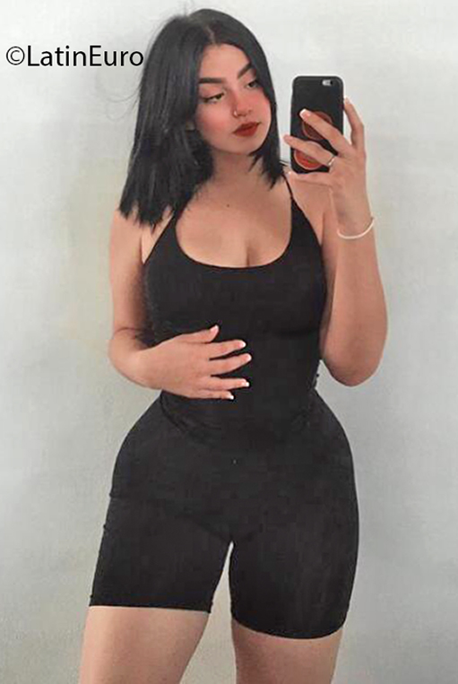 Date this beautiful Venezuela girl Emma from Maracay VE4030