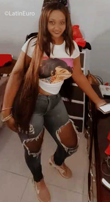 Date this cute Dominican Republic girl Yolanda from Santo Domingo DO40126