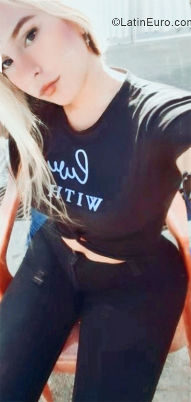 Date this charming Venezuela girl Rosmeri from Caracas VE4038