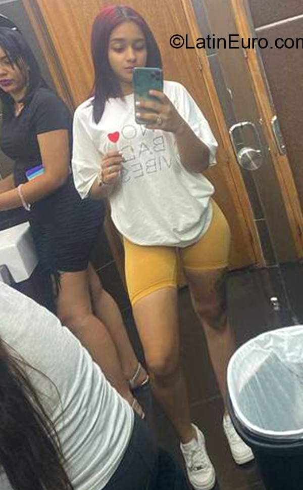 Date this gorgeous Dominican Republic girl Erika Nova from Santiago DO40141