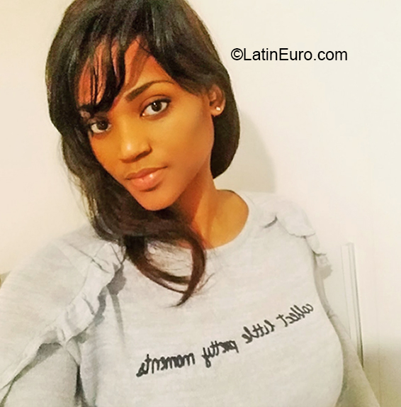 Date this voluptuous Italy girl Miky from Mondovi IT354