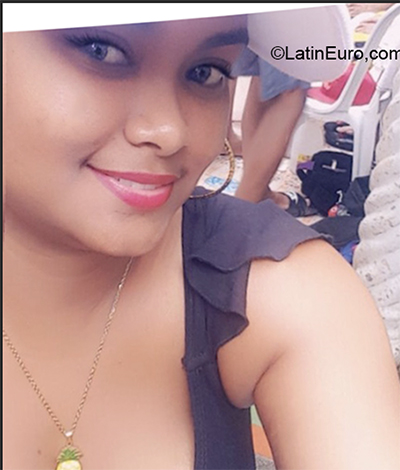 Date this passionate Dominican Republic girl Vanessa from Santo Domingo DO40159
