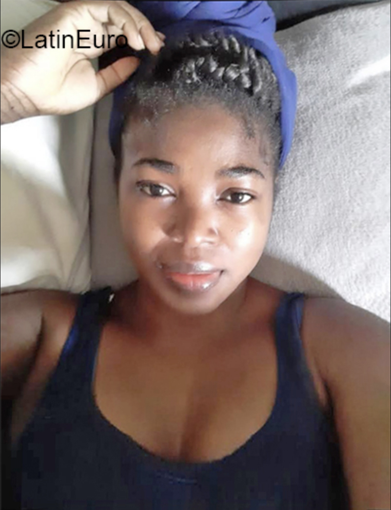 Date this attractive Dominican Republic girl Lizett from Santo Domingo DO40164