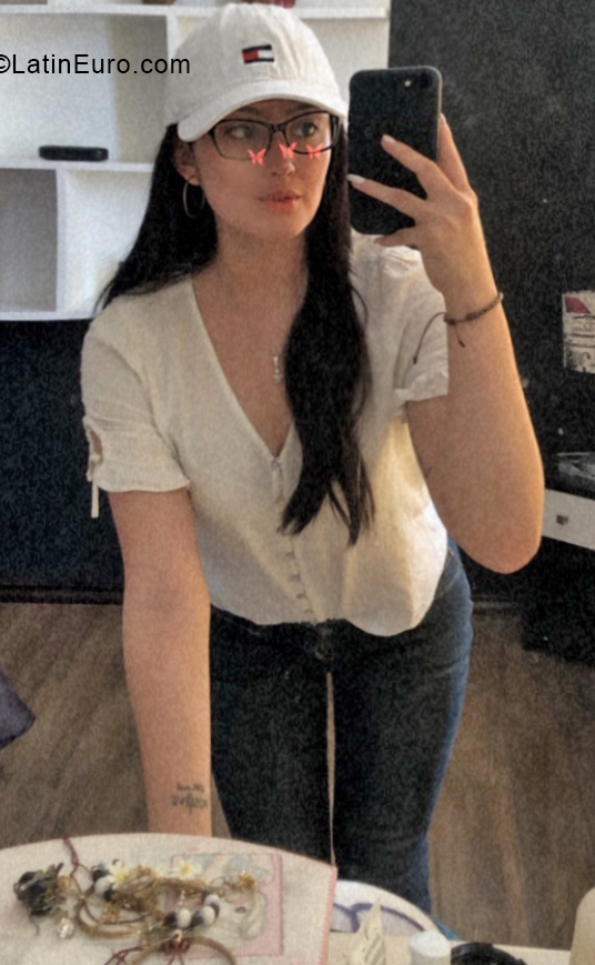 Date this delightful Ecuador girl Pamela from Quito EC847