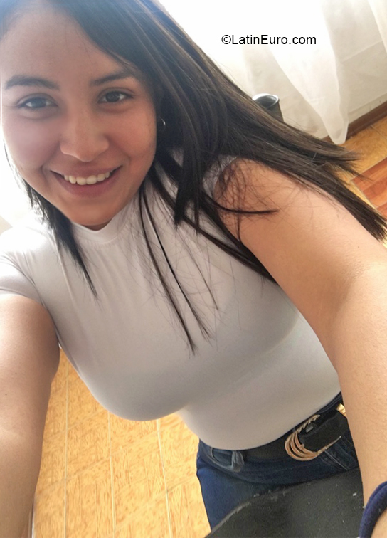 Date this stunning Venezuela girl Roxana Marin from Zulia VE4057