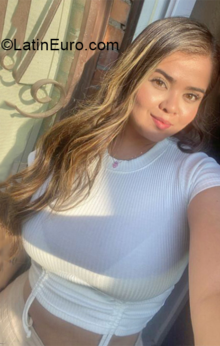 Date this gorgeous Italy girl Aria from Roma IT357