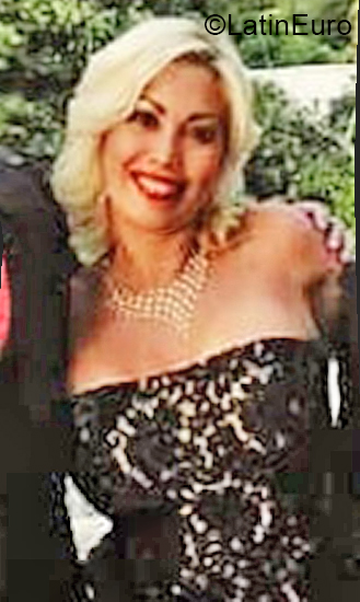 Date this pretty Venezuela girl Meraury from Caracas VE4058